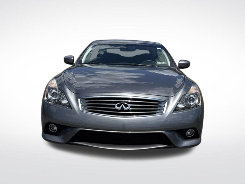 Used 2014 INFINITI Q60 Convertible w/ Premium Package RWD image 2