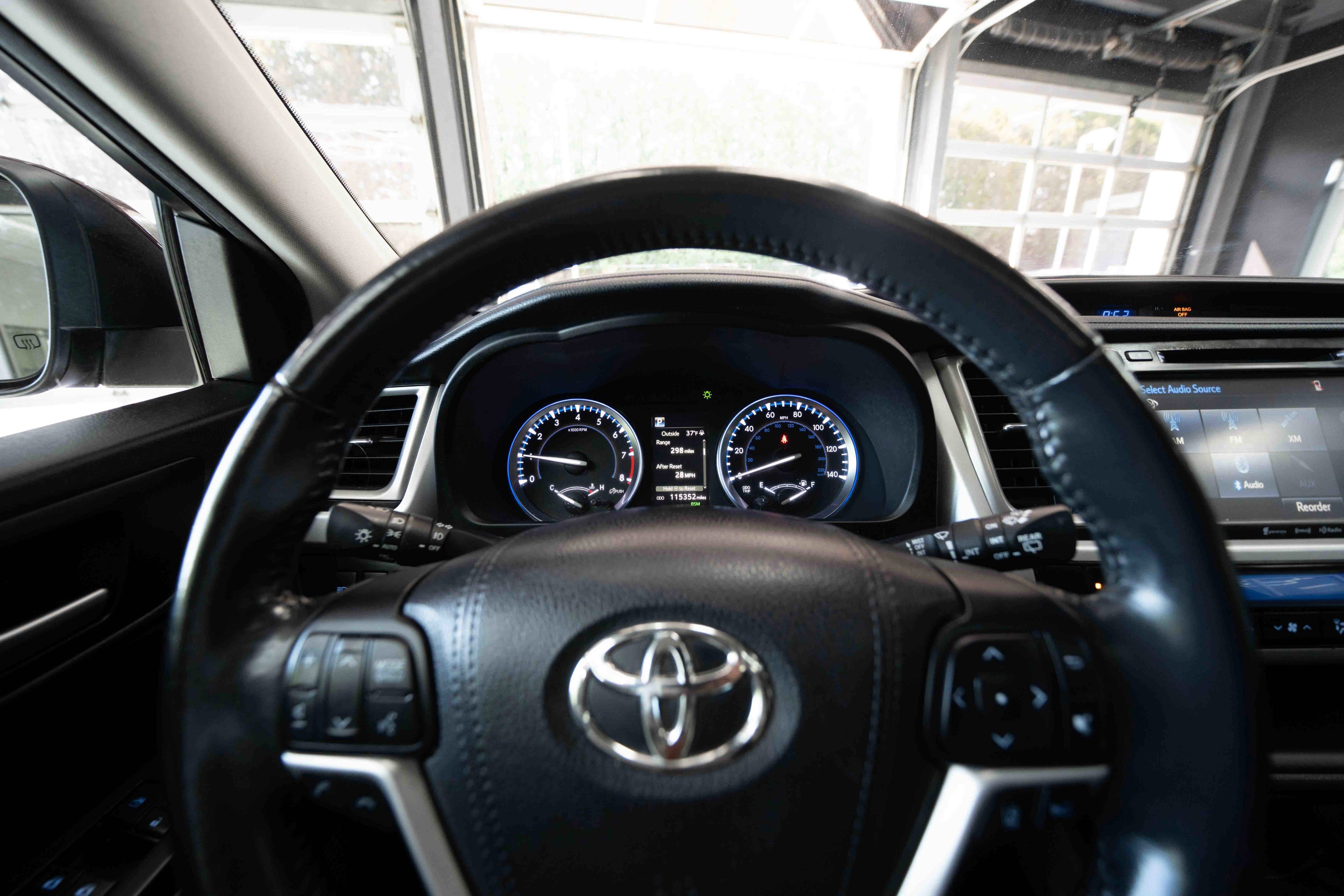 Used 2017 Toyota Highlander XLE image 15