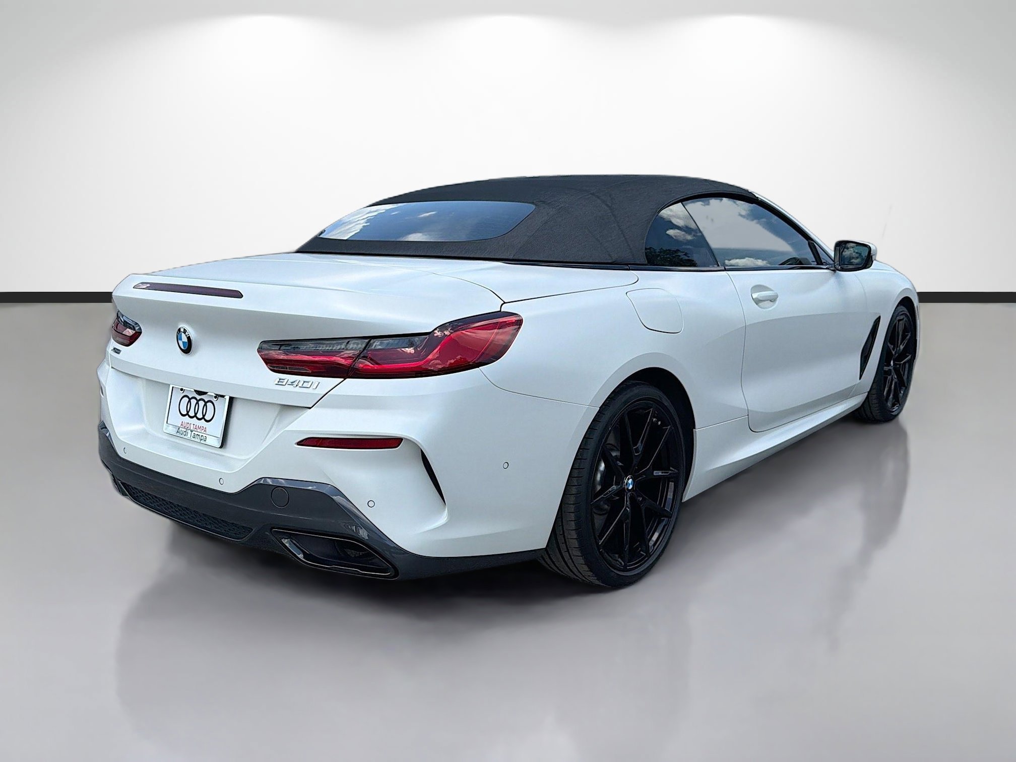 Used 2023 BMW 840i xDrive Convertible AWD/4WD image 3