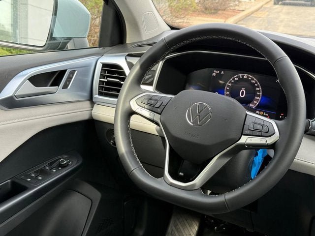 New 2026 Volkswagen Taos SE AWD/4WD image 9