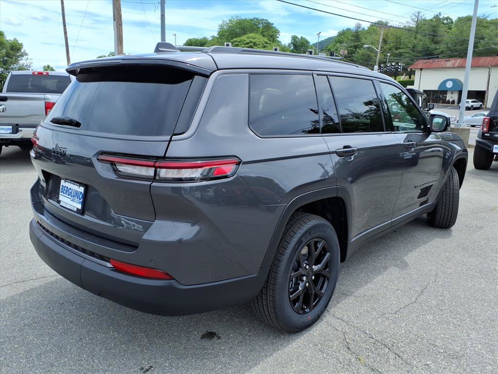 New 2026 Jeep Grand Cherokee L 4WD image 4