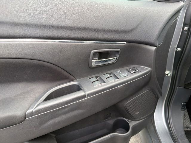 Used 2013 Mitsubishi Outlander Sport SE image 12