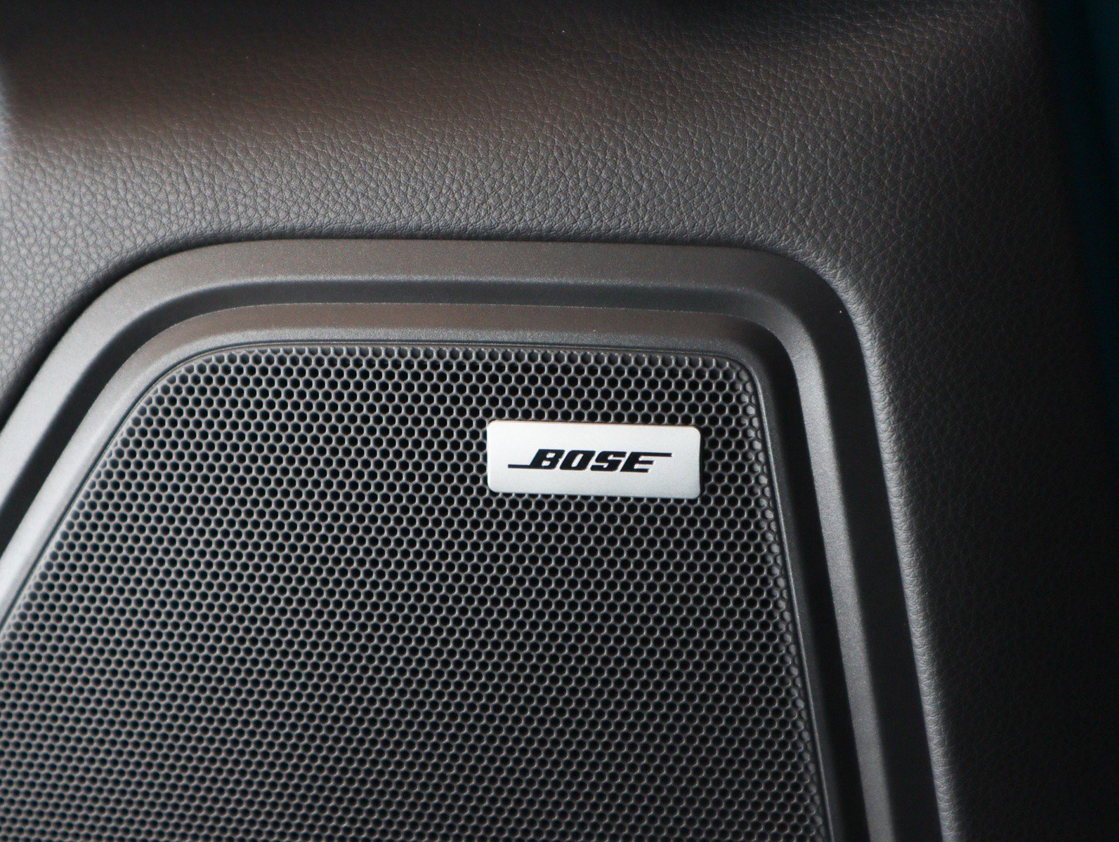 Certified 2022 Porsche Macan image 24