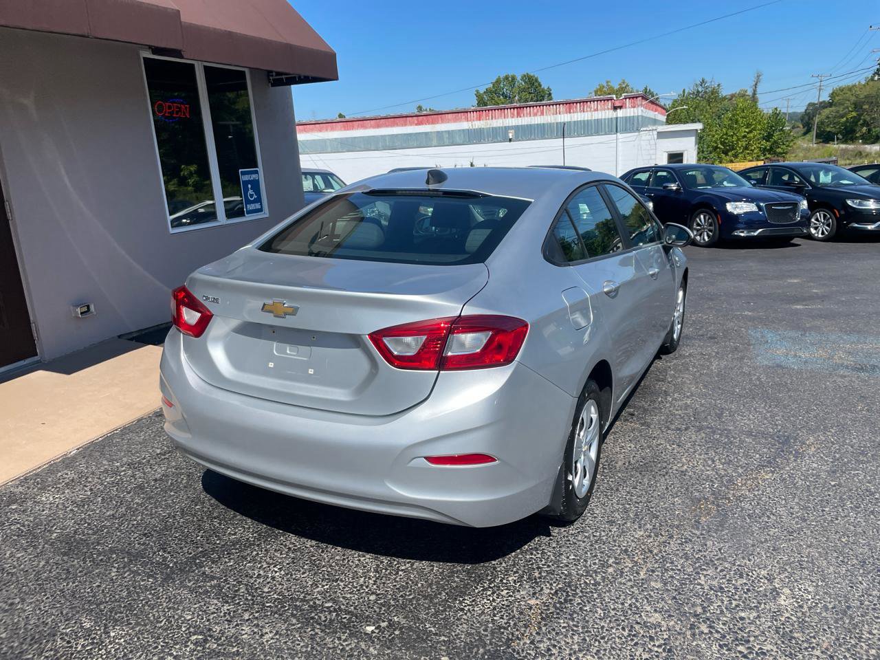 Used 2018 Chevrolet Cruze LS FWD image 6