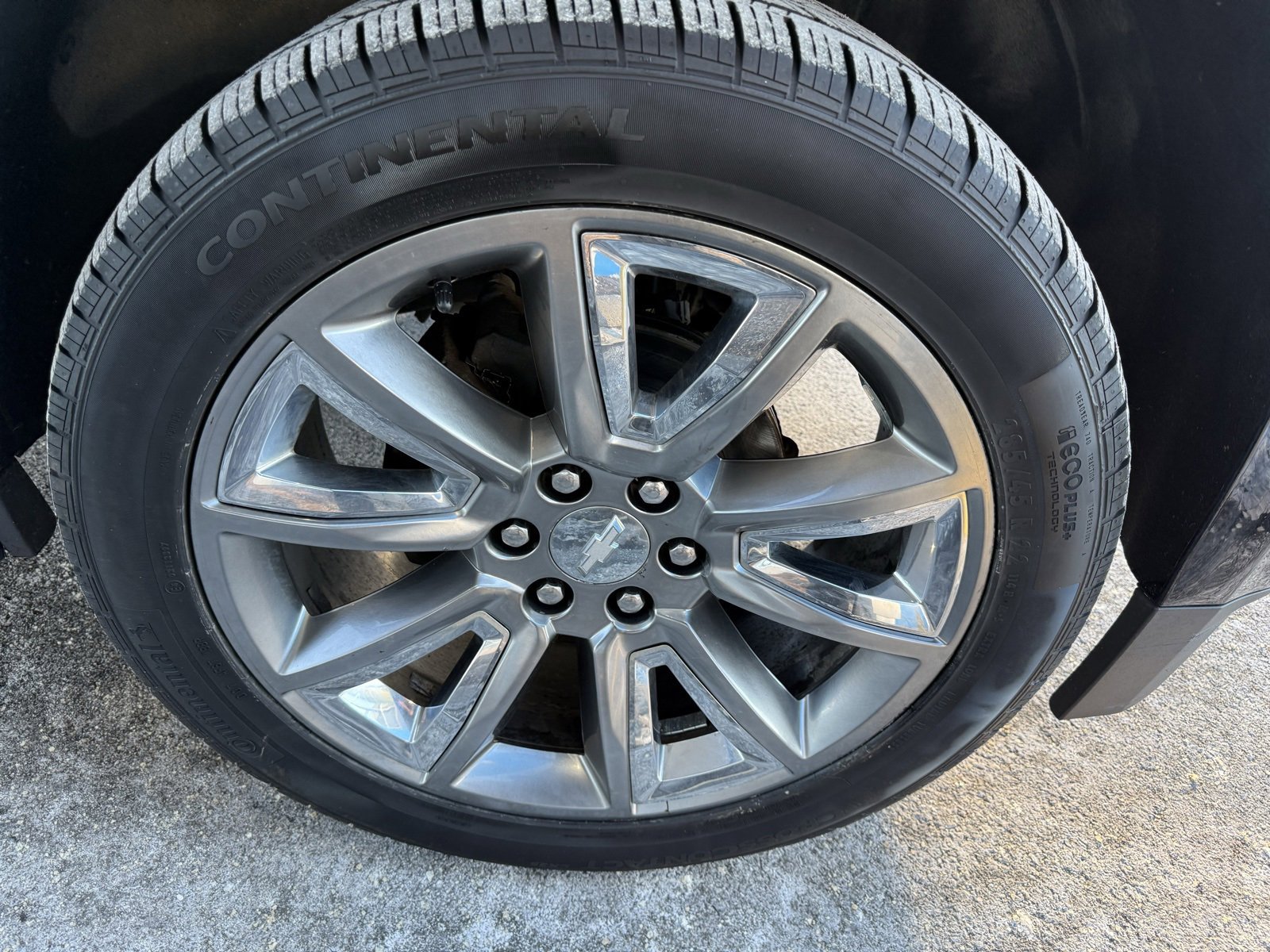 Used 2015 Chevrolet Suburban LTZ image 12