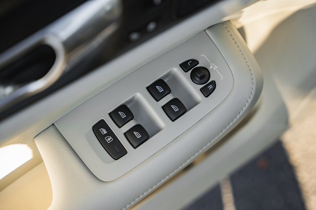 Certified 2023 Volvo S60 B5 Ultimate w/ Climate Package image 35