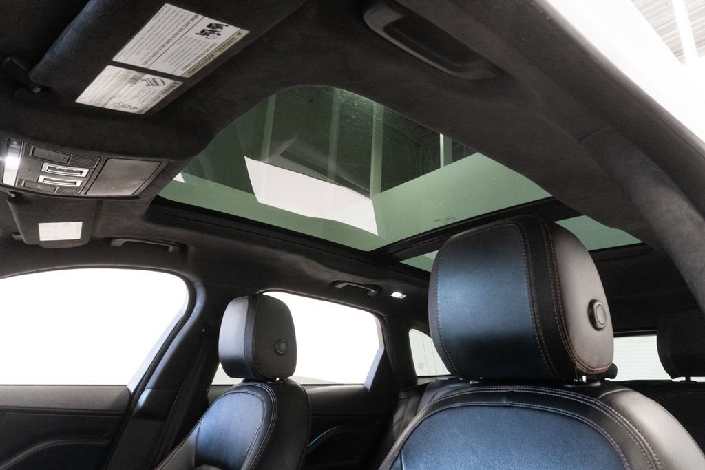 Used 2020 Jaguar F-PACE Prestige AWD/4WD image 9