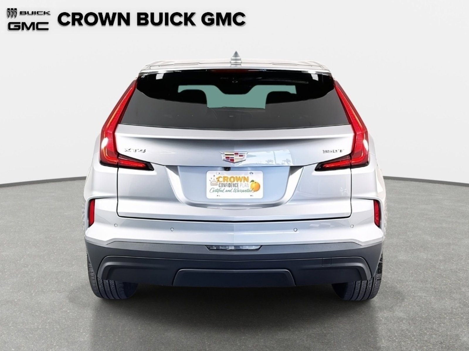 Used 2024 Cadillac XT4 Luxury w/ Cold Weather Package image 7