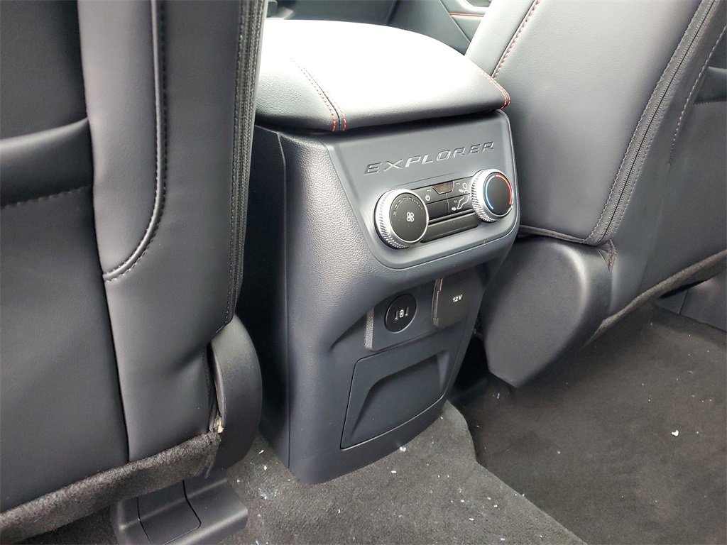 New 2026 Ford Explorer ST-Line image 32