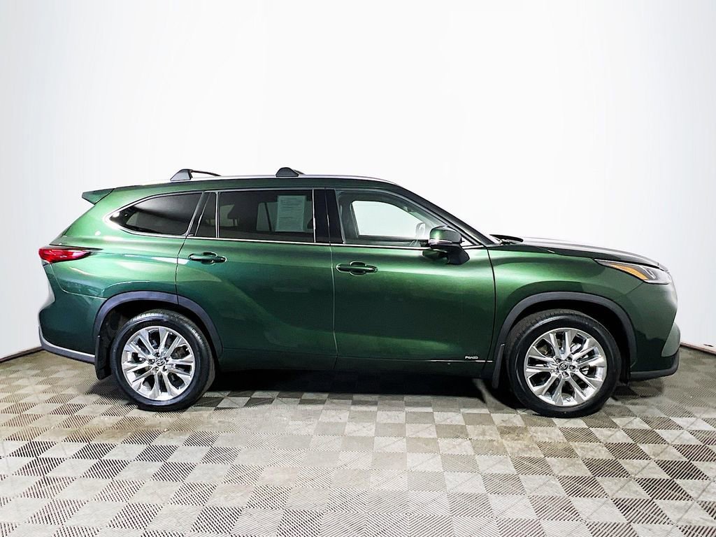 Used 2023 Toyota Highlander Limited image 9