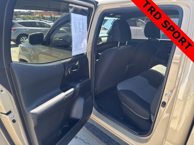 Used 2020 Toyota Tacoma TRD Sport w/ Technology Package image 16