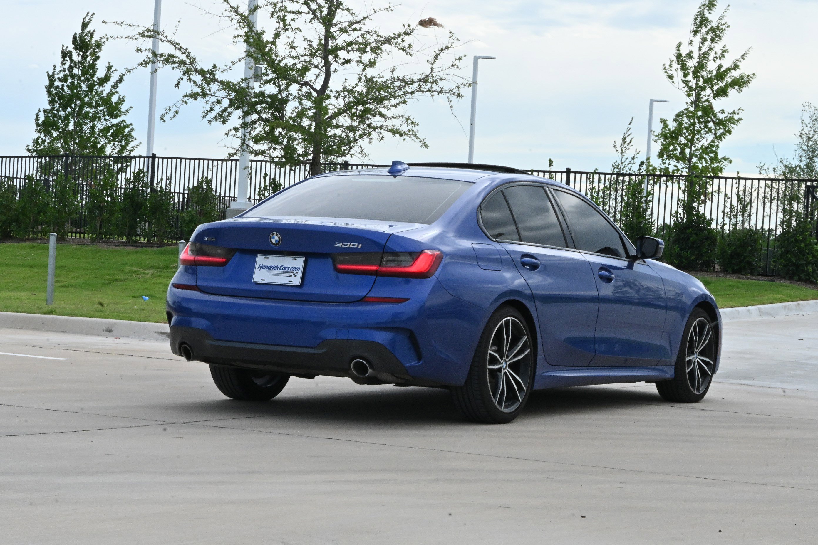 Used 2020 BMW 330i xDrive Sedan w/ M Sport Package AWD/4WD image 12