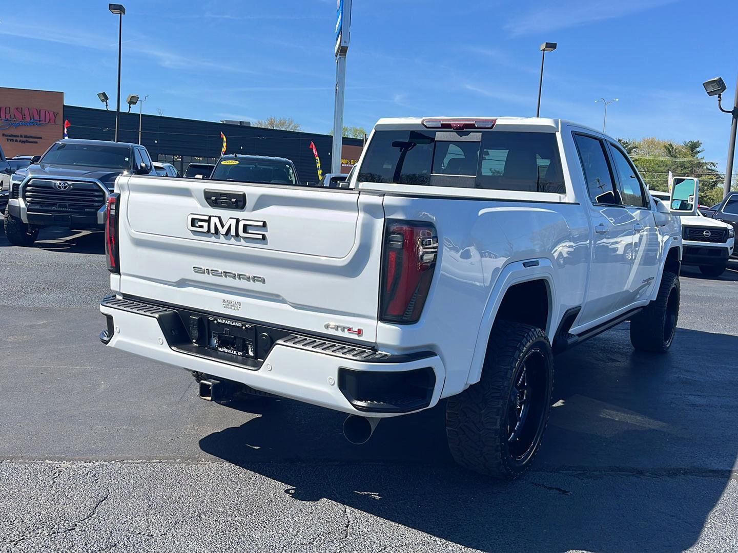 Used 2024 GMC Sierra 2500 AT4 w/ AT4 Premium Plus Package image 5