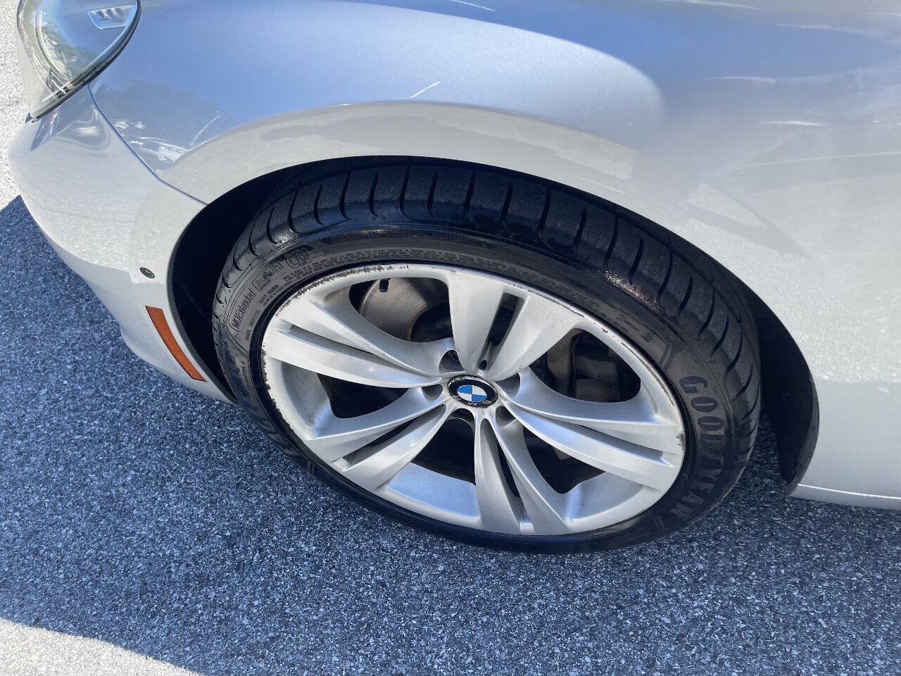 Used 2012 BMW 550i Gran Turismo xDrive AWD/4WD image 31