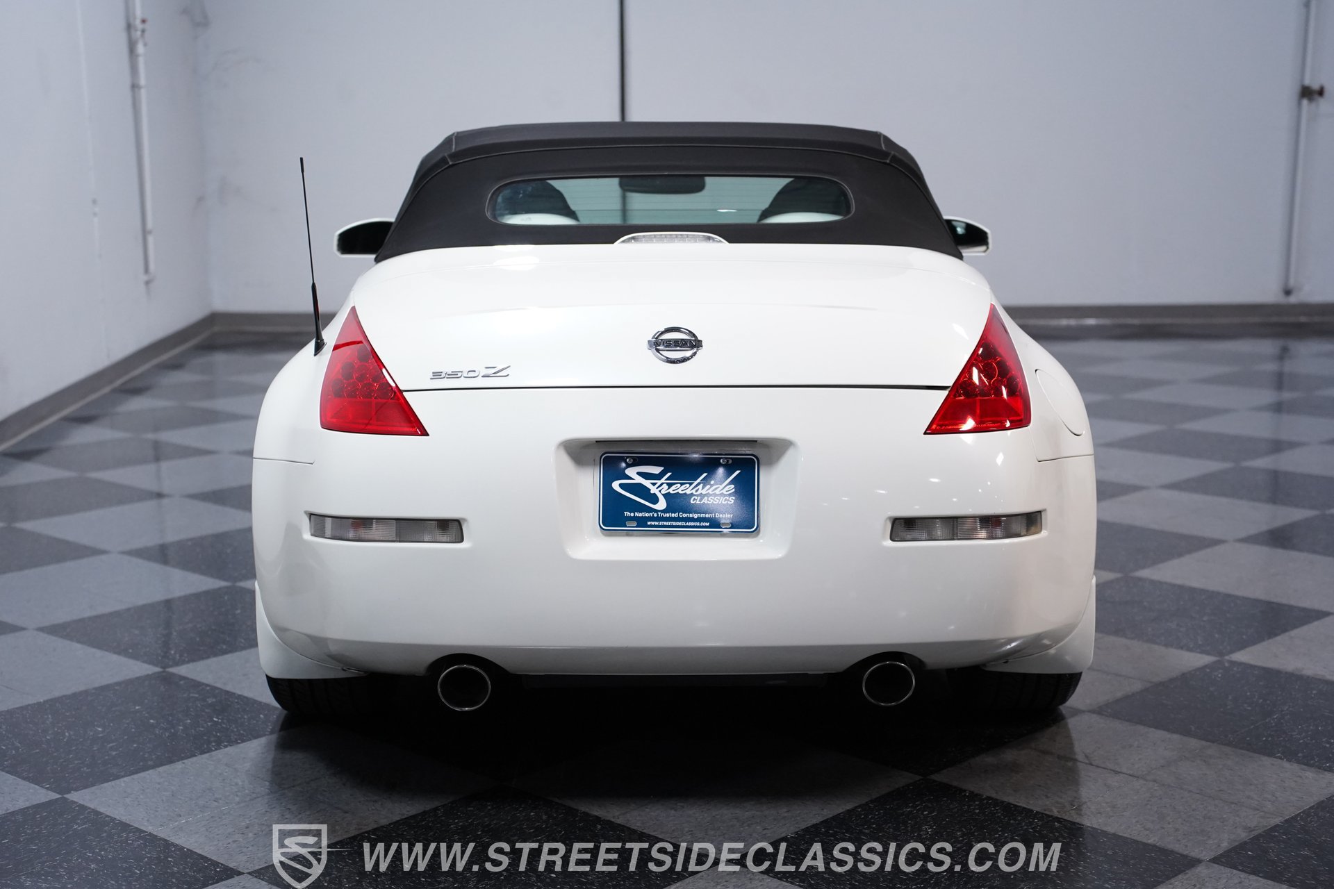Used 2007 Nissan 350Z Touring RWD image 9