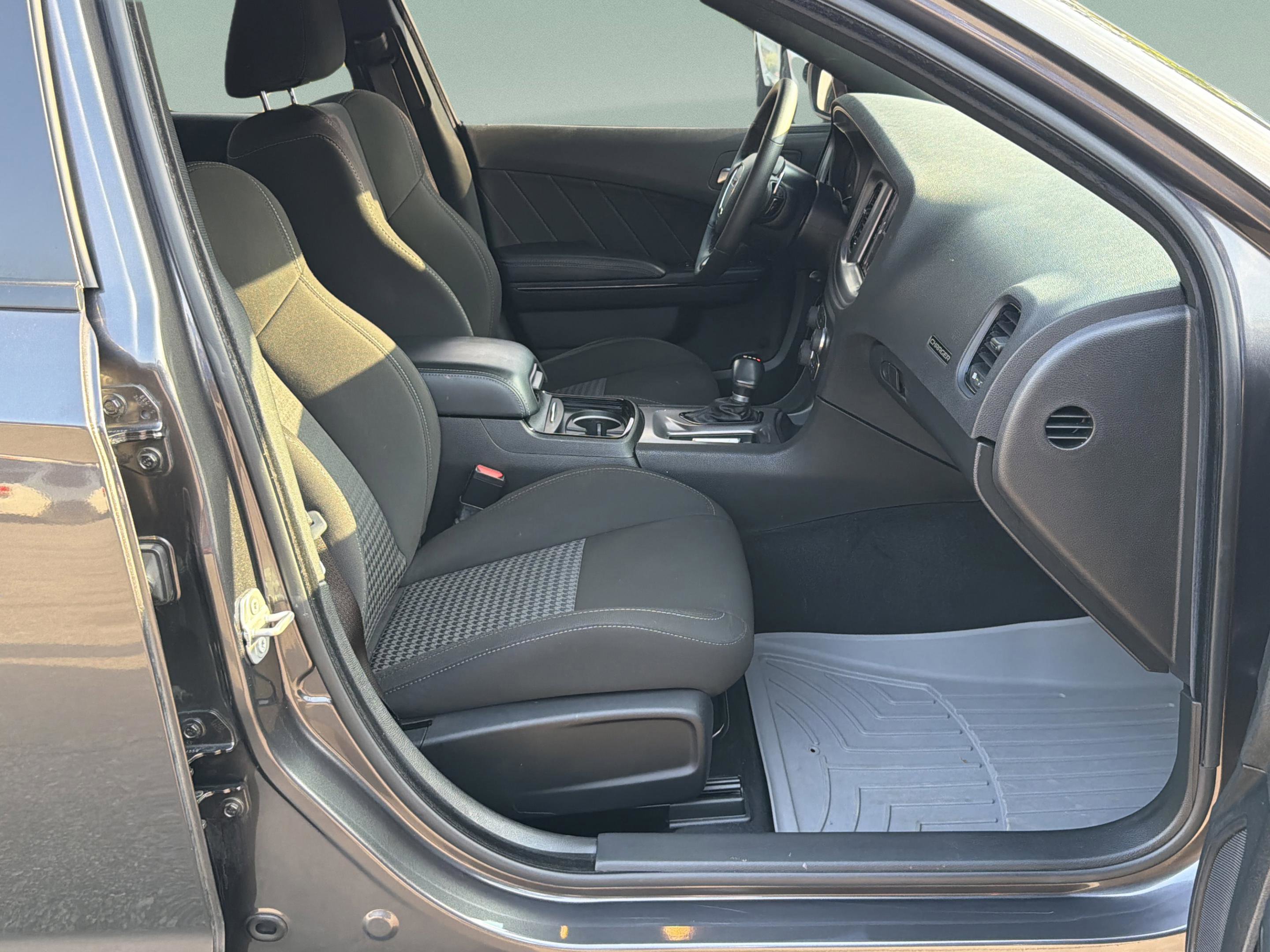 Used 2023 Dodge Charger R/T w/ Blacktop Package image 49