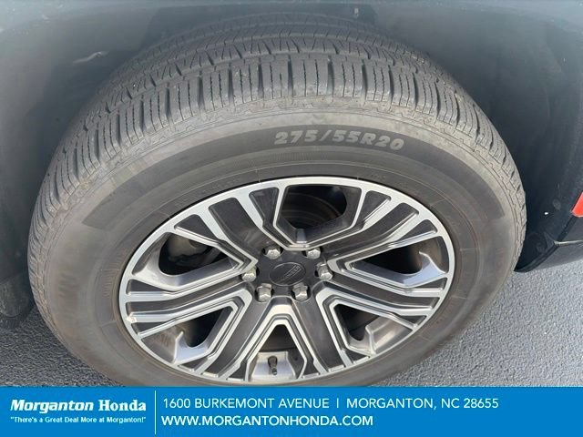 Used 2024 Jeep Wagoneer L Series II w/ Flexible Seating Group AWD/4WD image 11