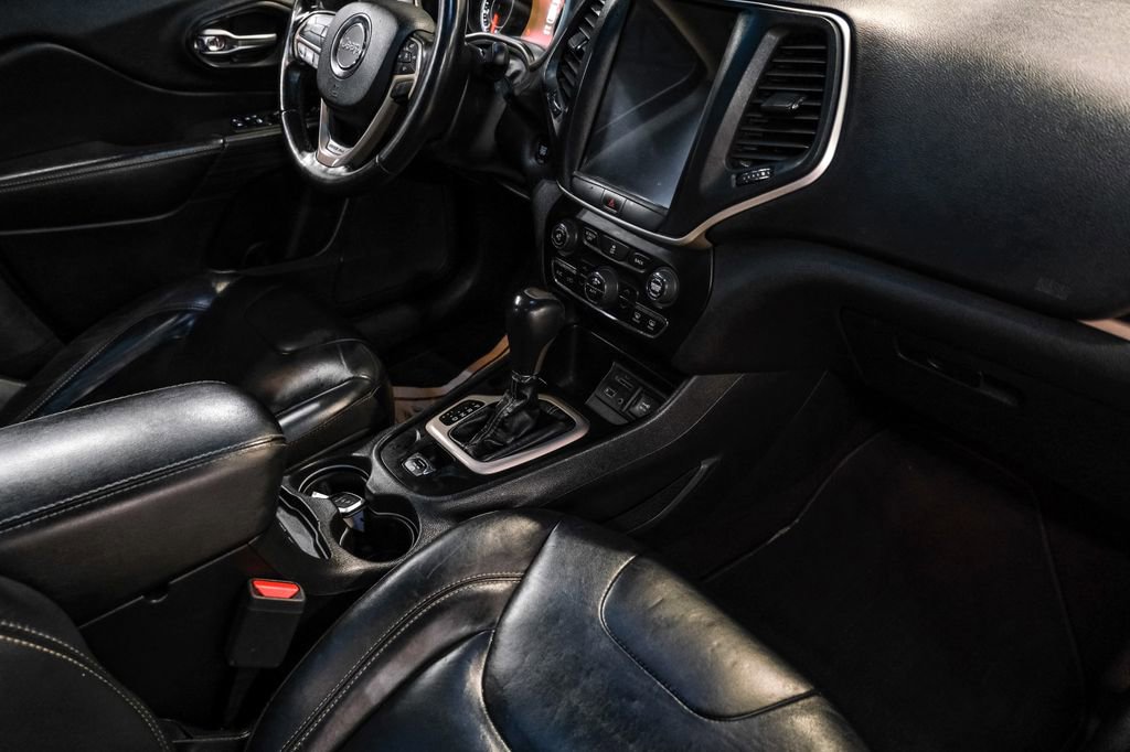 Used 2017 Jeep Cherokee Limited FWD image 25