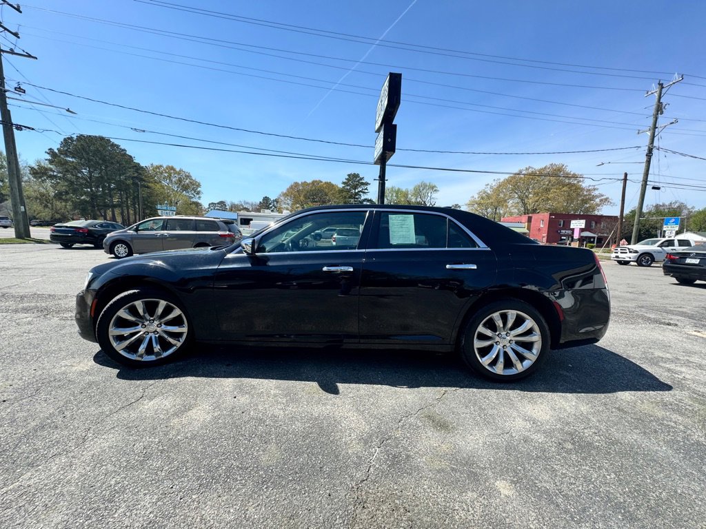 Used 2019 Chrysler 300 Limited image 3