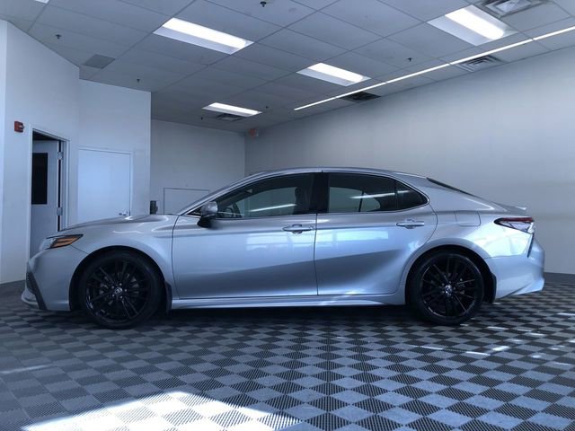 Used 2022 Toyota Camry XSE image 3