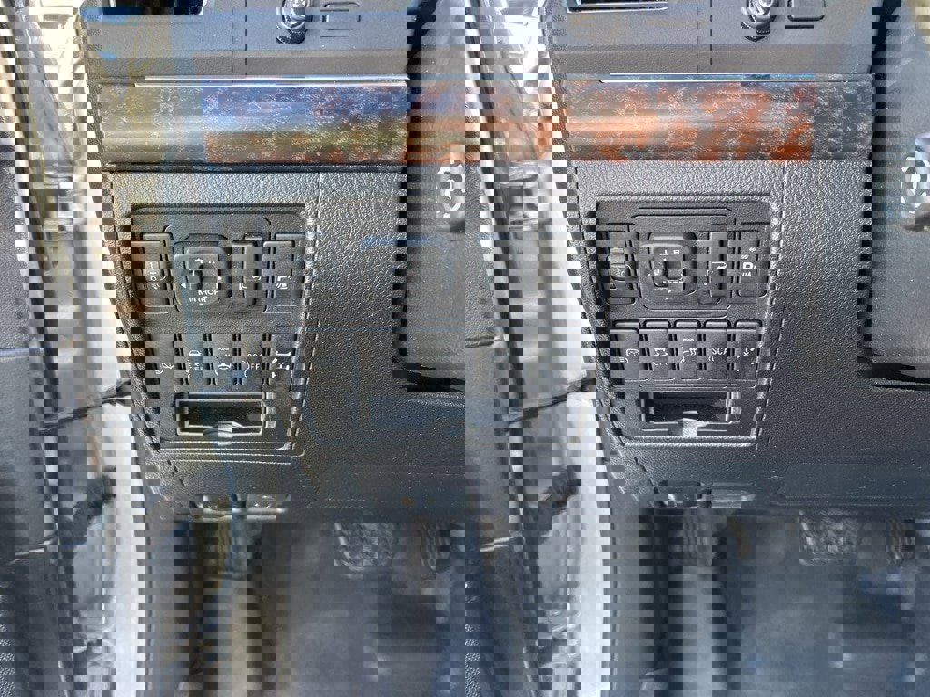 Used 2015 Toyota Land Cruiser image 7