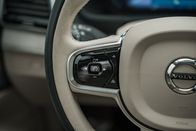Certified 2024 Volvo XC90 T8 Ultimate w/ Lounge Package AWD/4WD image 28