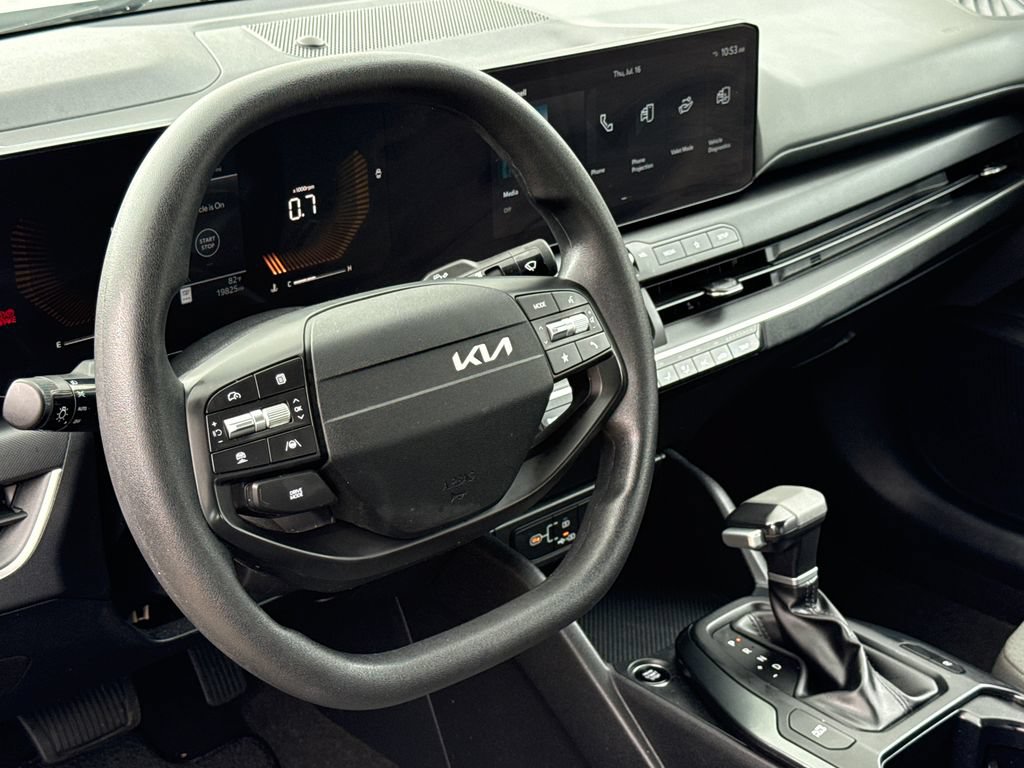 Used 2025 Kia K4 FWD image 17