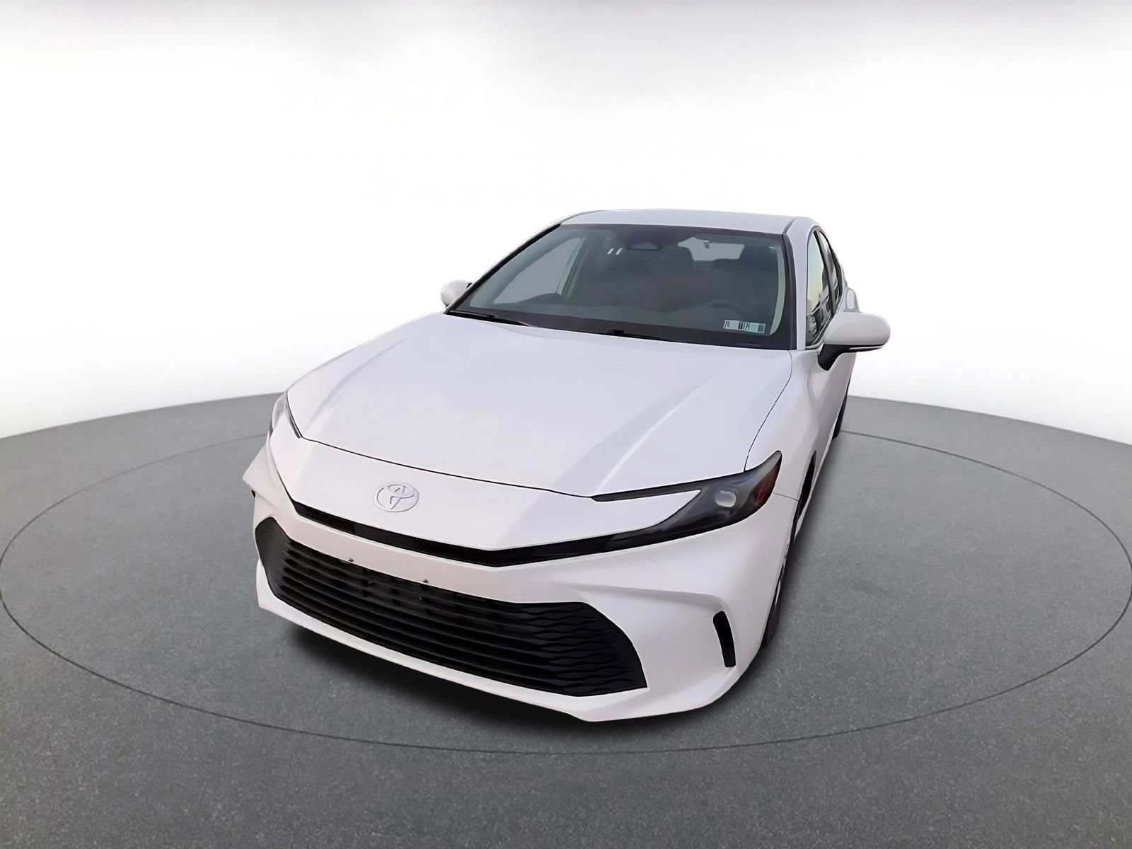 Used 2025 Toyota Camry LE FWD image 6
