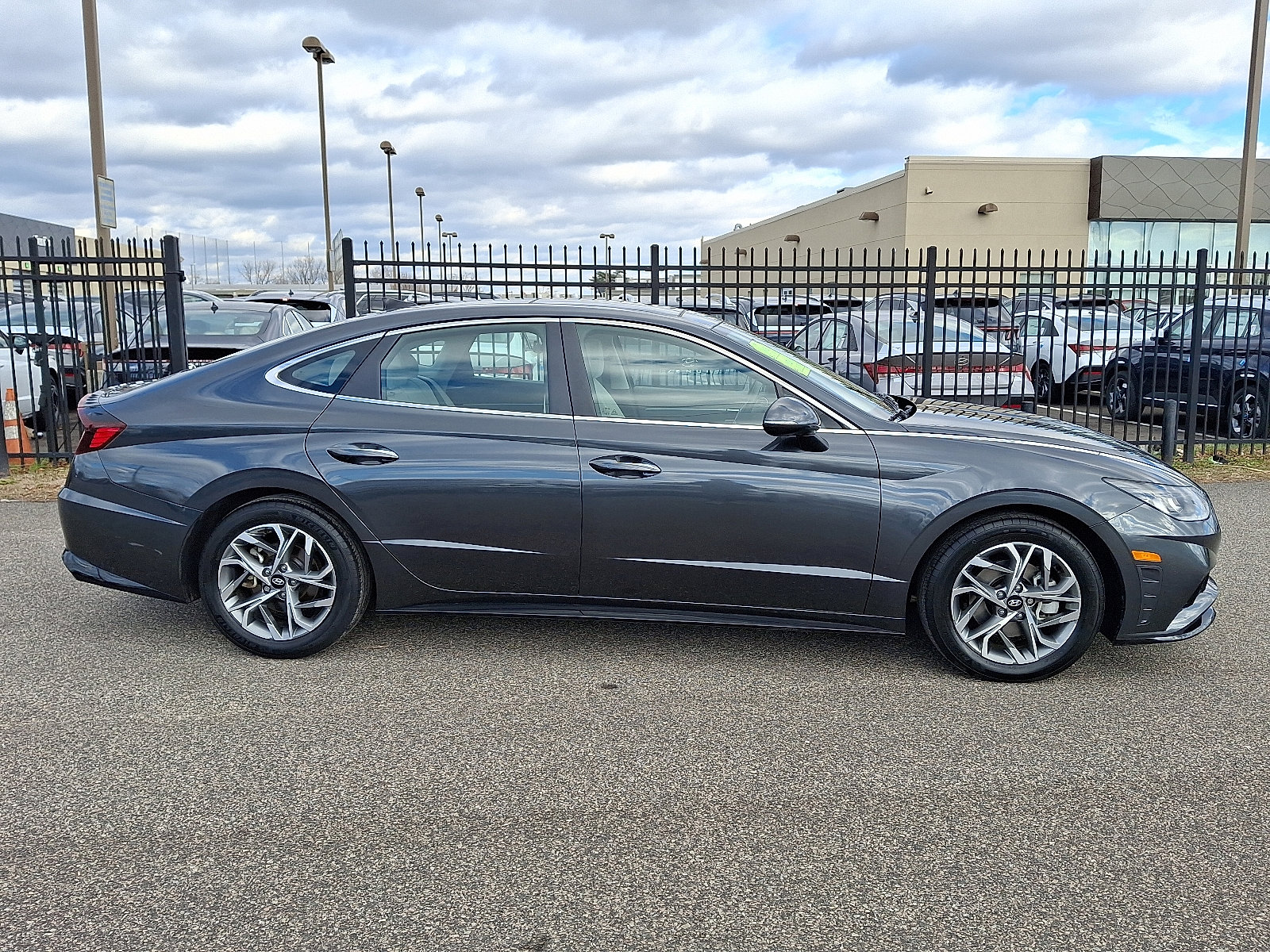 Certified 2022 Hyundai Sonata SEL w/ Convenience Package image 6