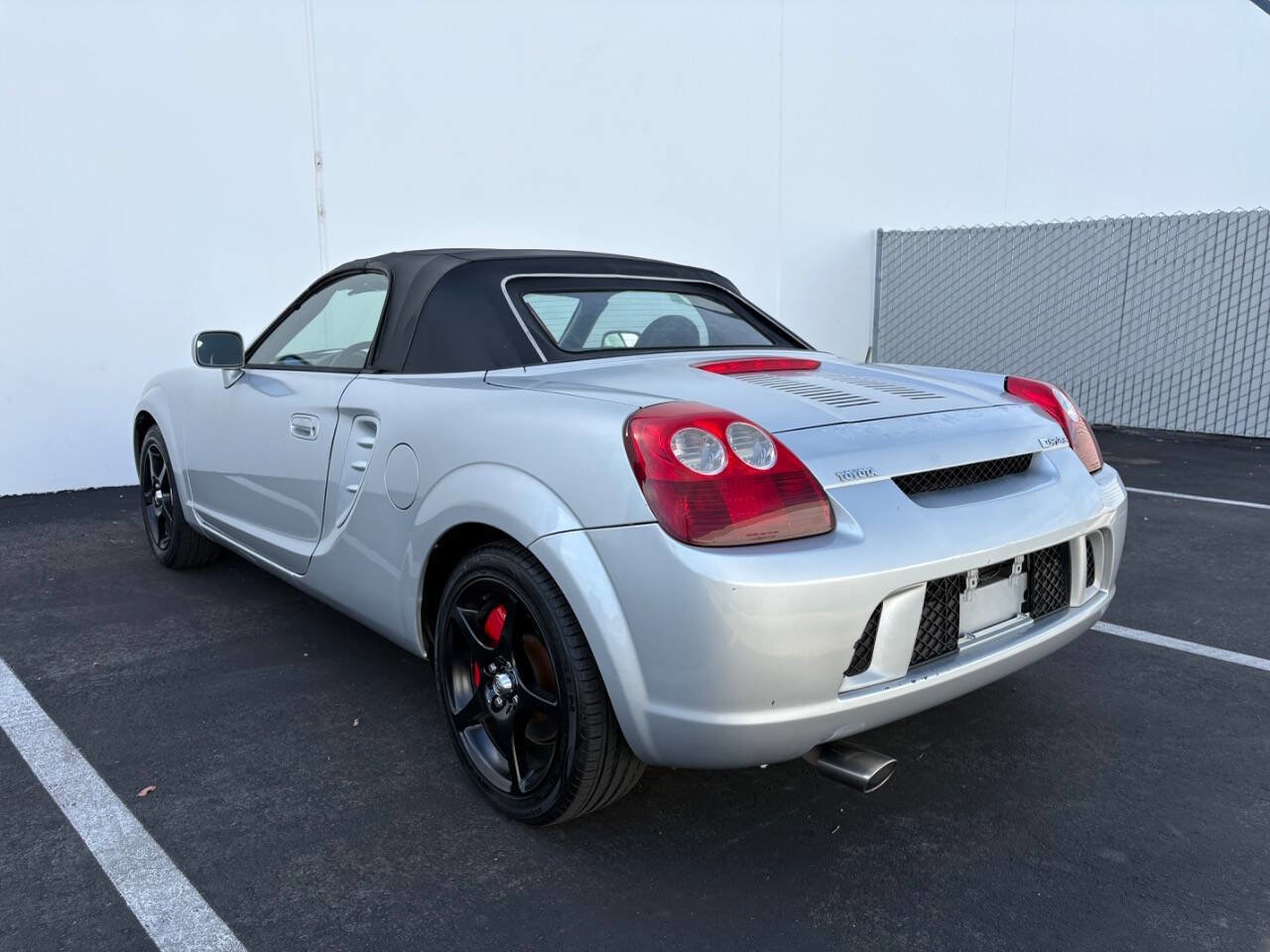 Used 2003 Toyota MR2 RWD image 4