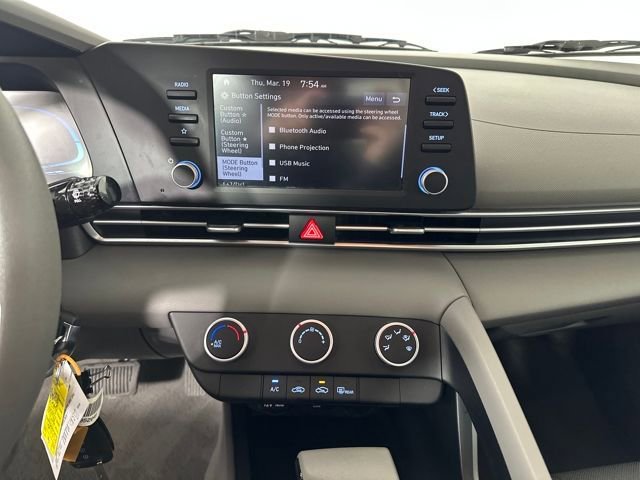 Used 2025 Hyundai Elantra SE w/ Cargo Package FWD image 21
