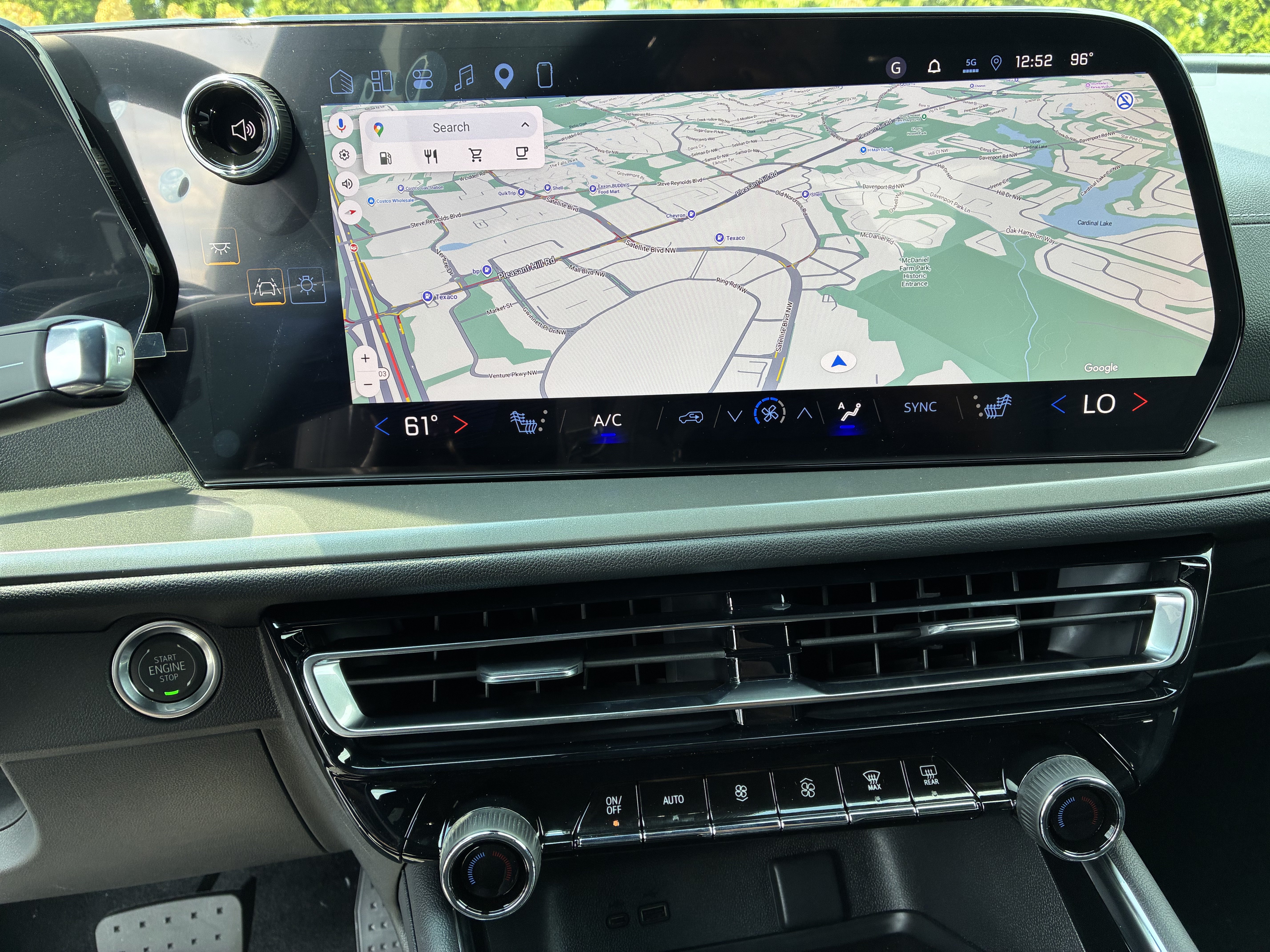 New 2027 Chevrolet Traverse LT w/ Driver Confidence Package FWD image 33