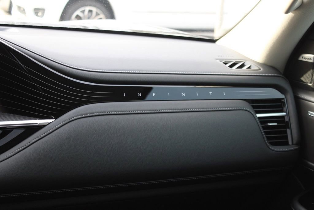 Certified 2025 INFINITI QX80 Pure image 28