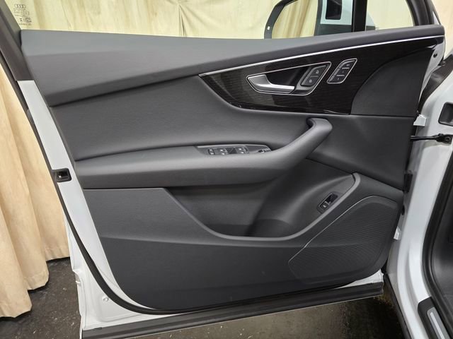 Certified 2025 Audi Q7 3.0T Premium w/ Convenience Package image 15