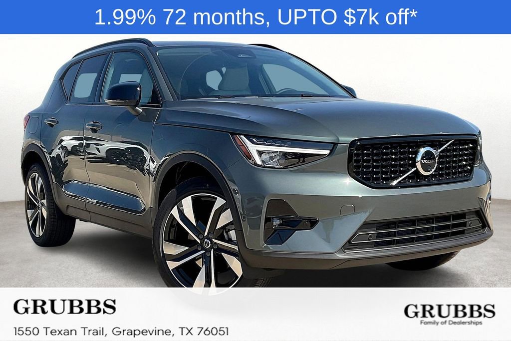New 2026 Volvo XC40 B4 Plus w/ Climate Package