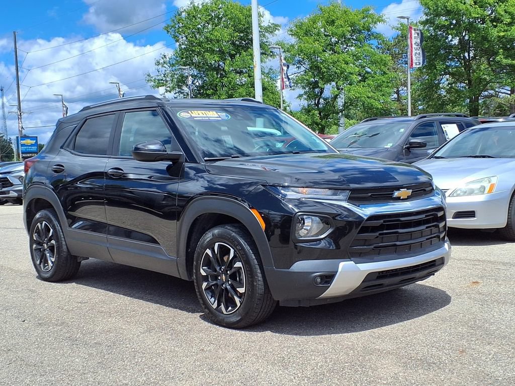 Used 2021 Chevrolet TrailBlazer LT w/ Convenience Package AWD/4WD image 3