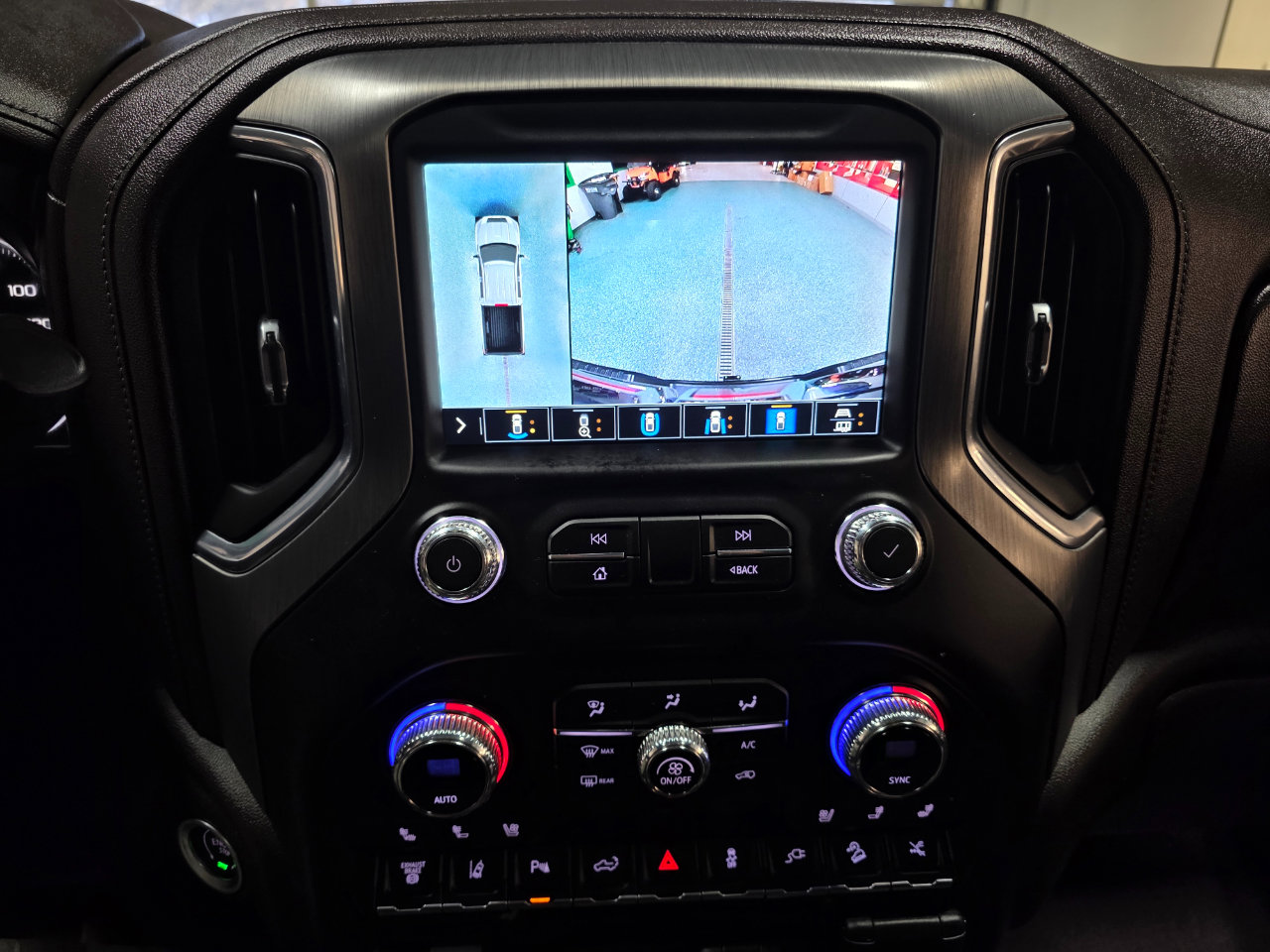 Used 2021 GMC Sierra 2500 Denali w/ Denali Black Diamond Edition image 24