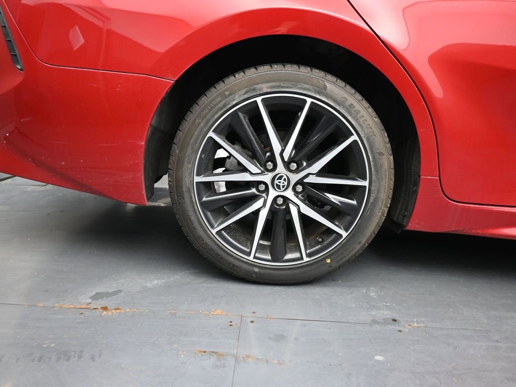 Used 2022 Toyota Camry SE image 10