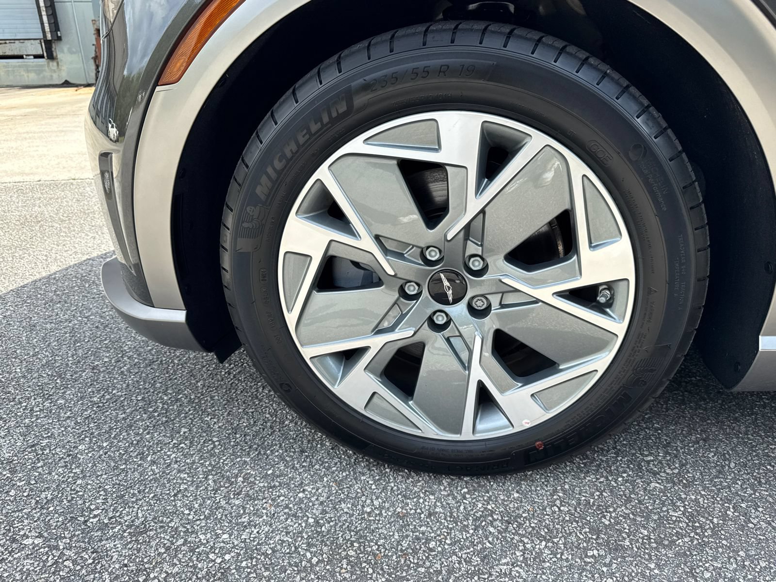 Used 2025 Genesis GV60 RWD image 11