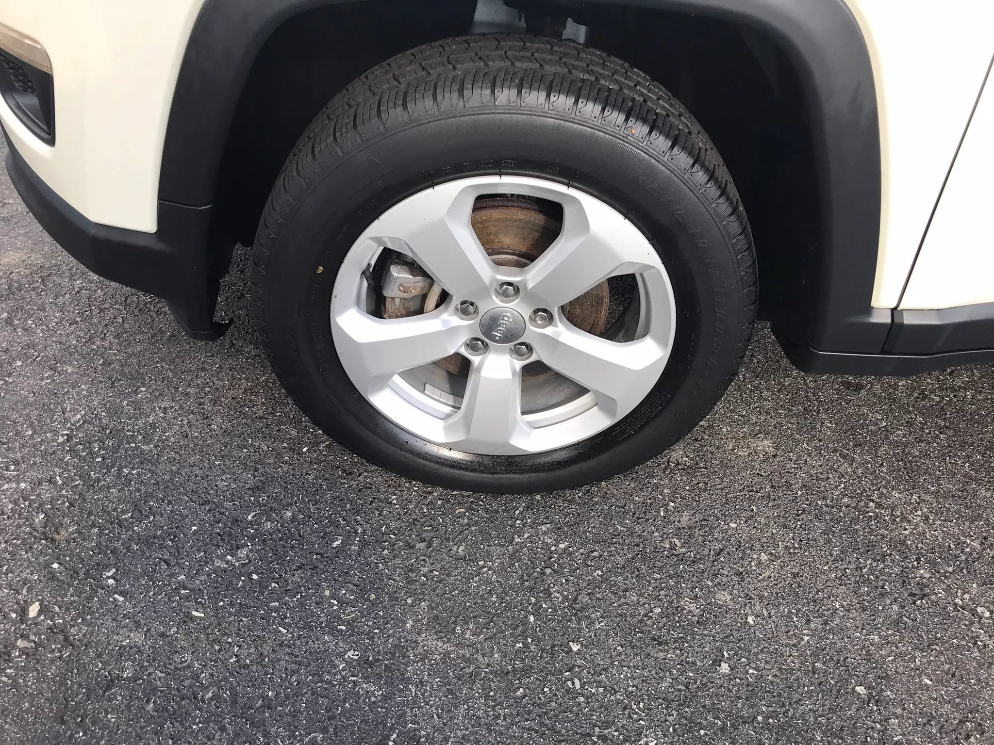 Used 2019 Jeep Compass Latitude w/ Popular Equipment Group AWD/4WD image 41
