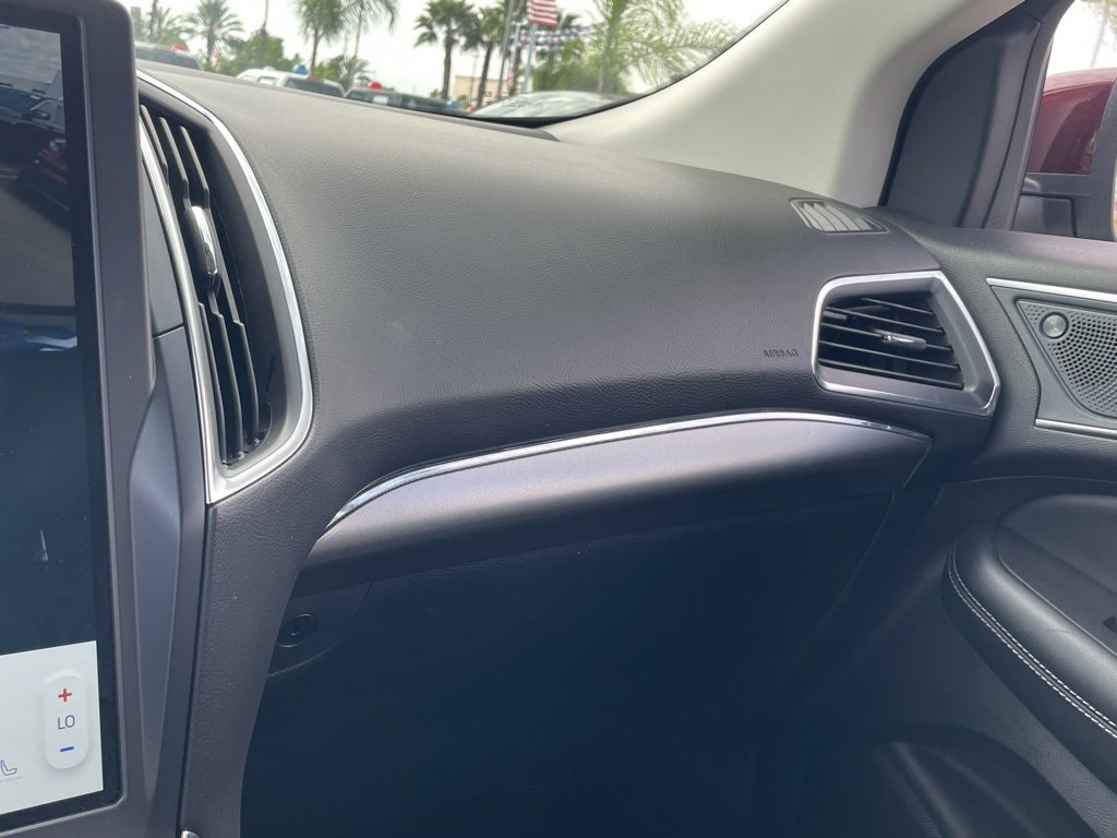 Used 2024 Ford Edge Titanium image 28