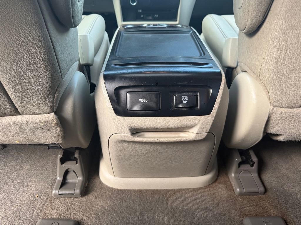Used 2015 Toyota Sienna XLE Premium AWD/4WD image 31