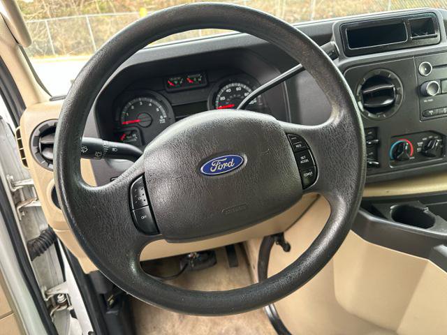 Used 2011 Ford E-350 and Econoline 350 XLT image 26