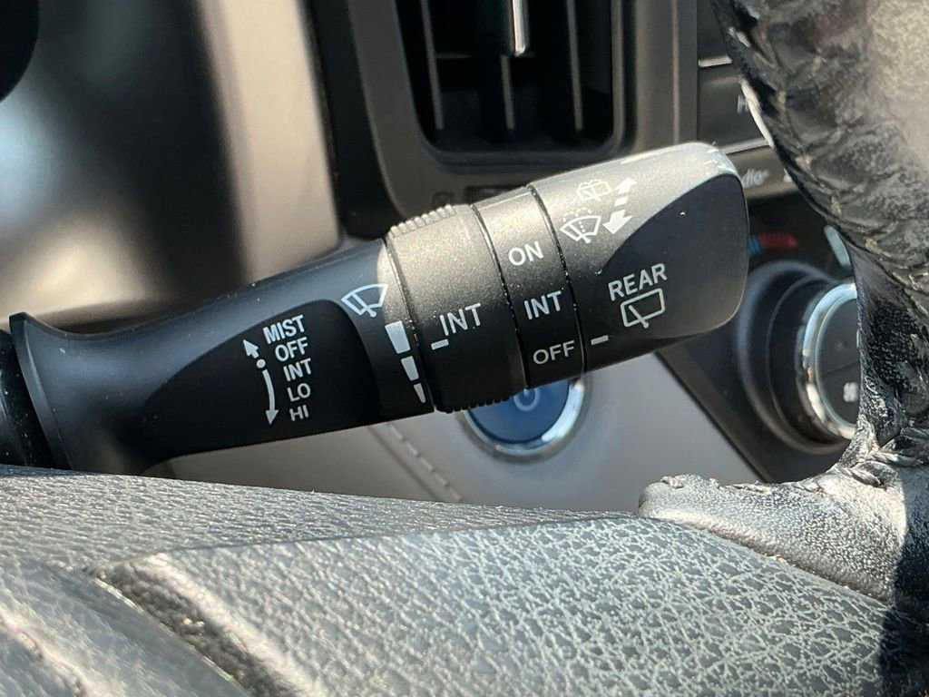 Used 2018 Toyota RAV4 XLE AWD/4WD image 23