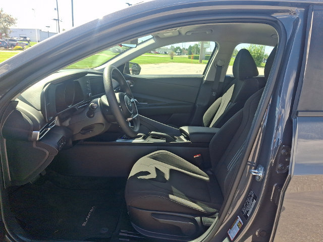 Used 2023 Hyundai Elantra SEL w/ Cargo Package FWD image 15