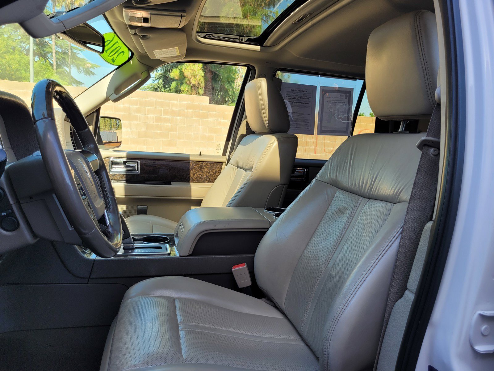Used 2016 Lincoln Navigator Select RWD image 11
