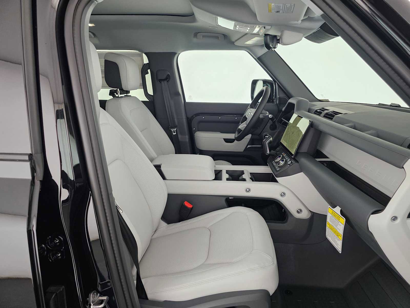 New 2026 Land Rover Defender 110 X-Dynamic SE image 10