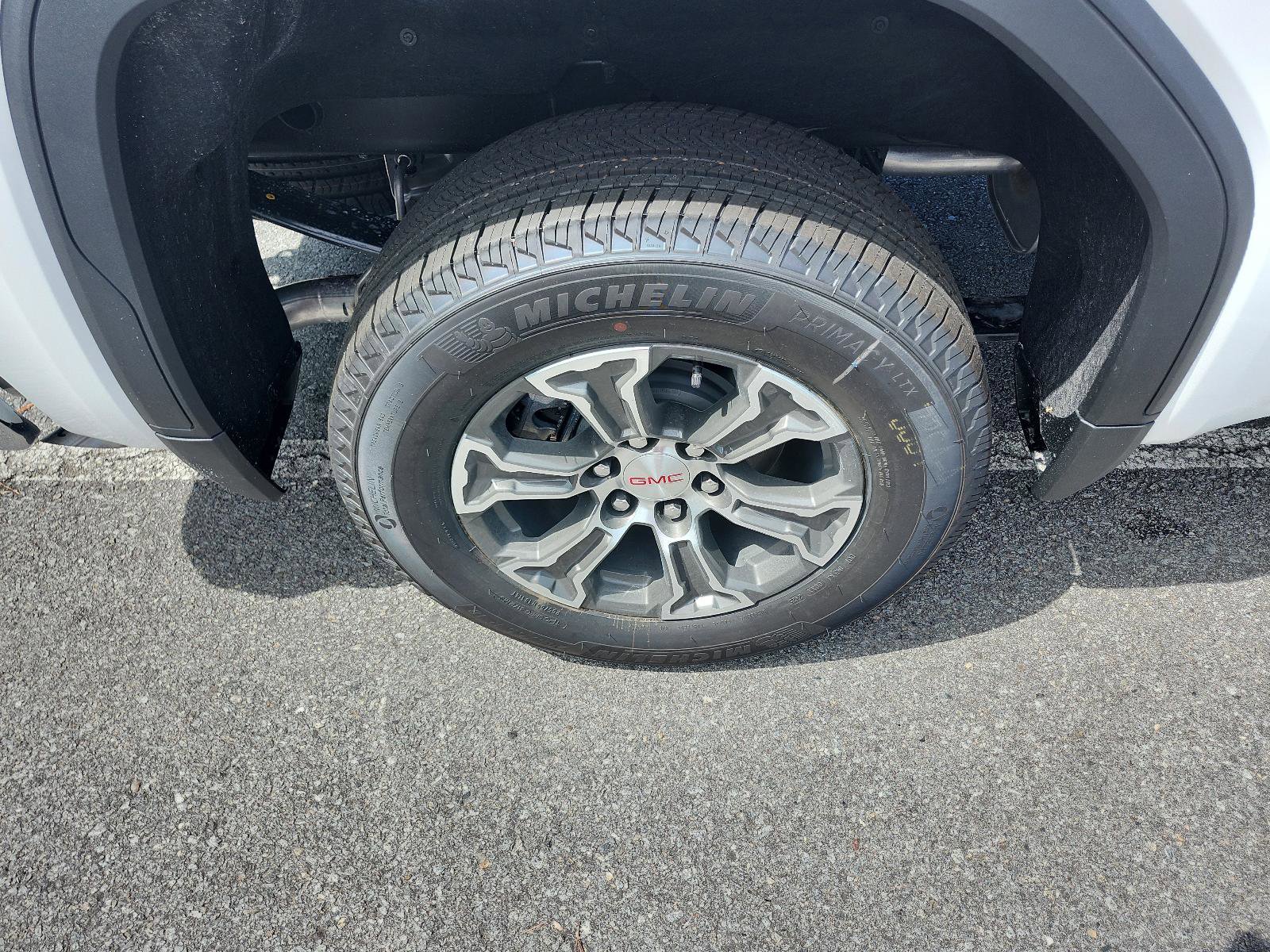 New 2026 GMC Sierra 1500 SLT image 6