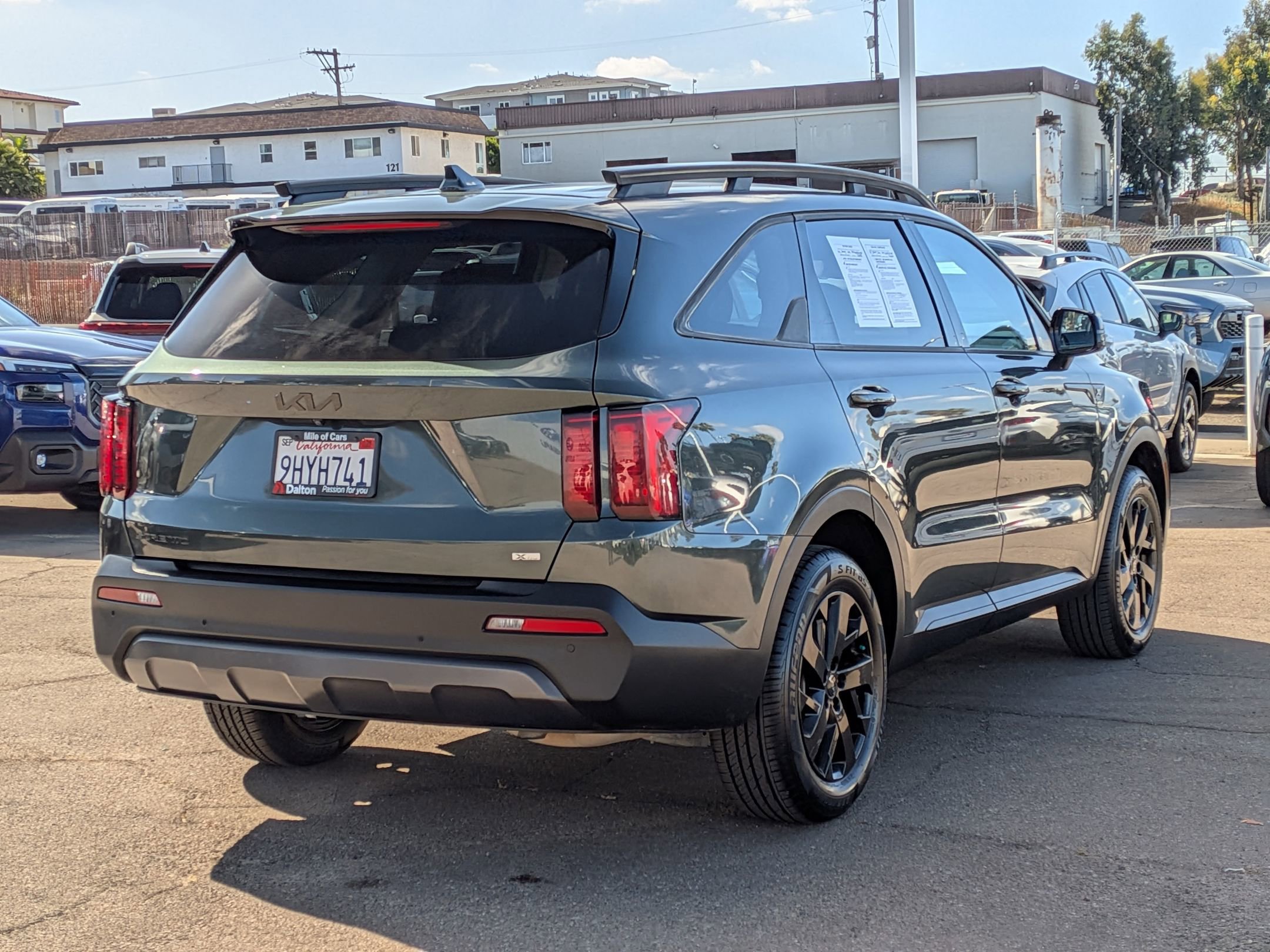 Used 2023 Kia Sorento S AWD/4WD image 4