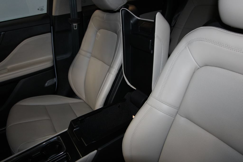 Used 2025 Lincoln Corsair AWD w/ Equipment Group 101A image 19